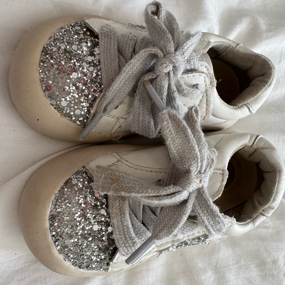 Kids Glitter Star Sneakers - Gray and Silver - Picture 2 of 3